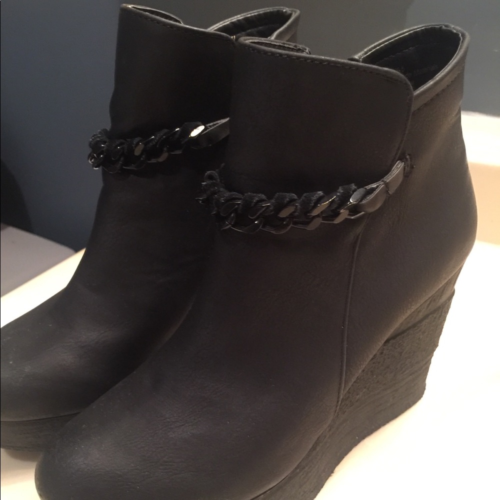 Sbicca Vintage Collection wedges size 6.5